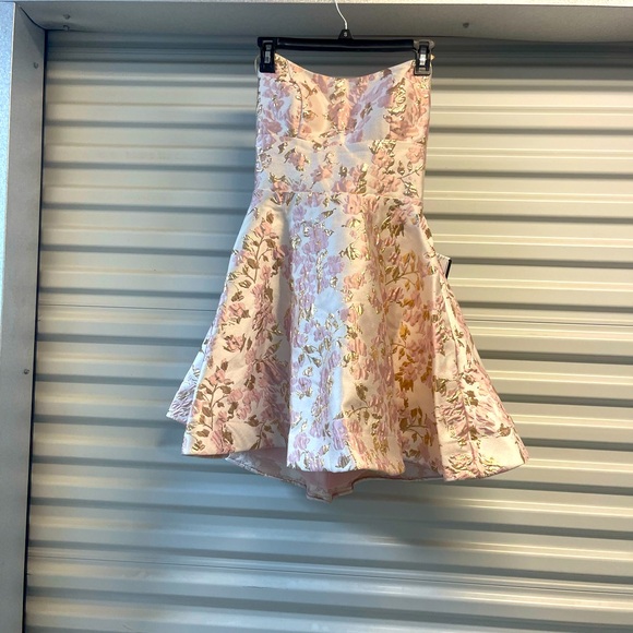 Spaghetti strips floral dress - Picture 3 of 4